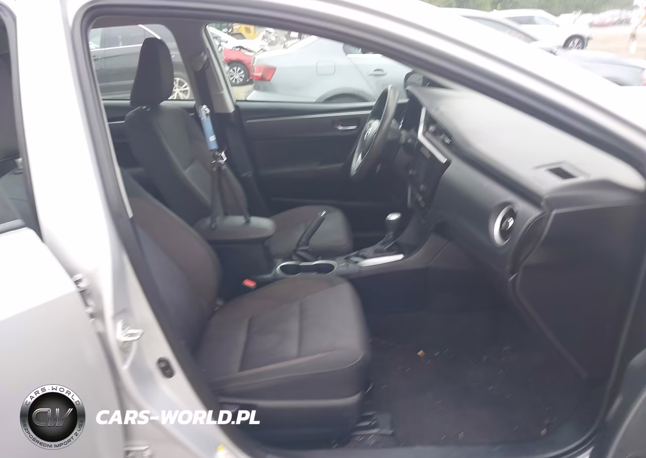 2018 Toyota Corolla Le VIN:2T1BURHEXJC117349 - 5