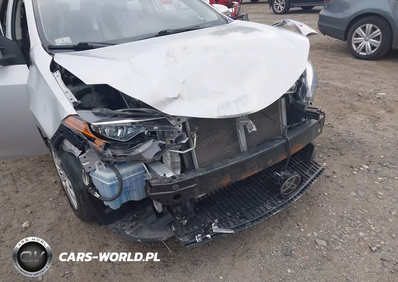2018 Toyota Corolla Le VIN:2T1BURHEXJC117349 - 6