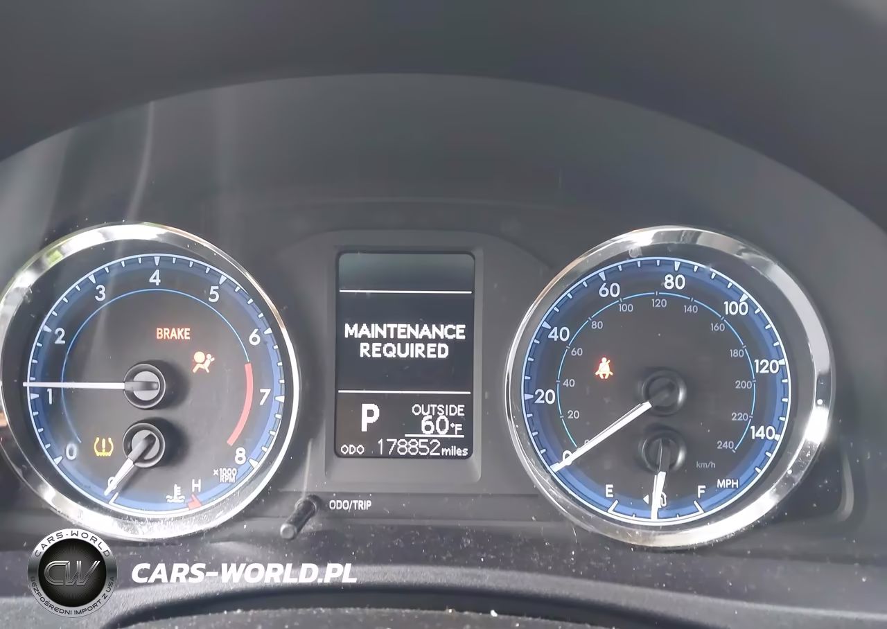 2018 Toyota Corolla Le VIN:2T1BURHEXJC117349 - 7