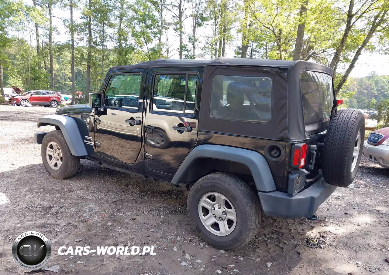 2013 Jeep Wrangler Unlimited Sport VIN:1C4BJWDG0DL663363 - 3