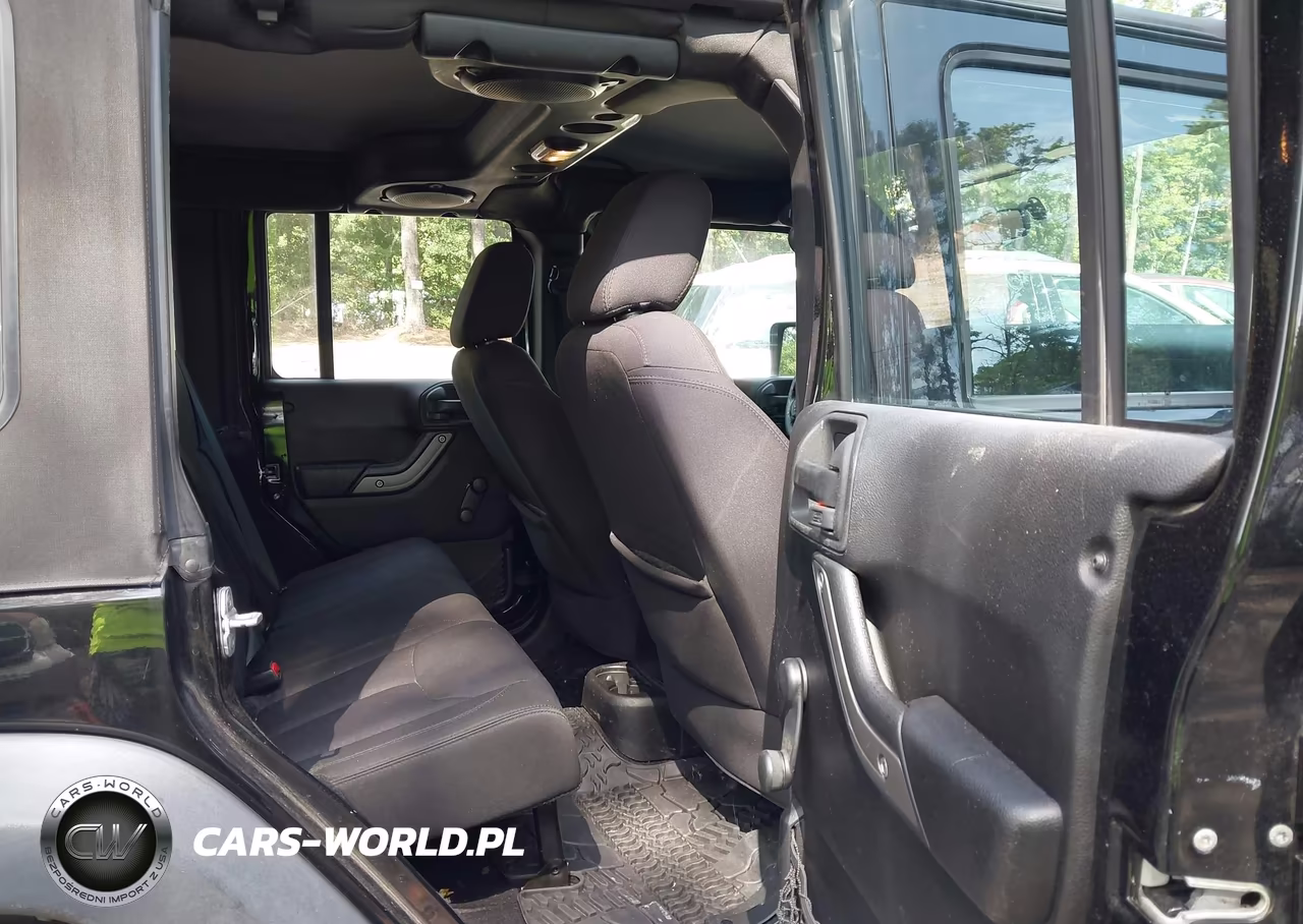 2013 Jeep Wrangler Unlimited Sport VIN:1C4BJWDG0DL663363 - 8