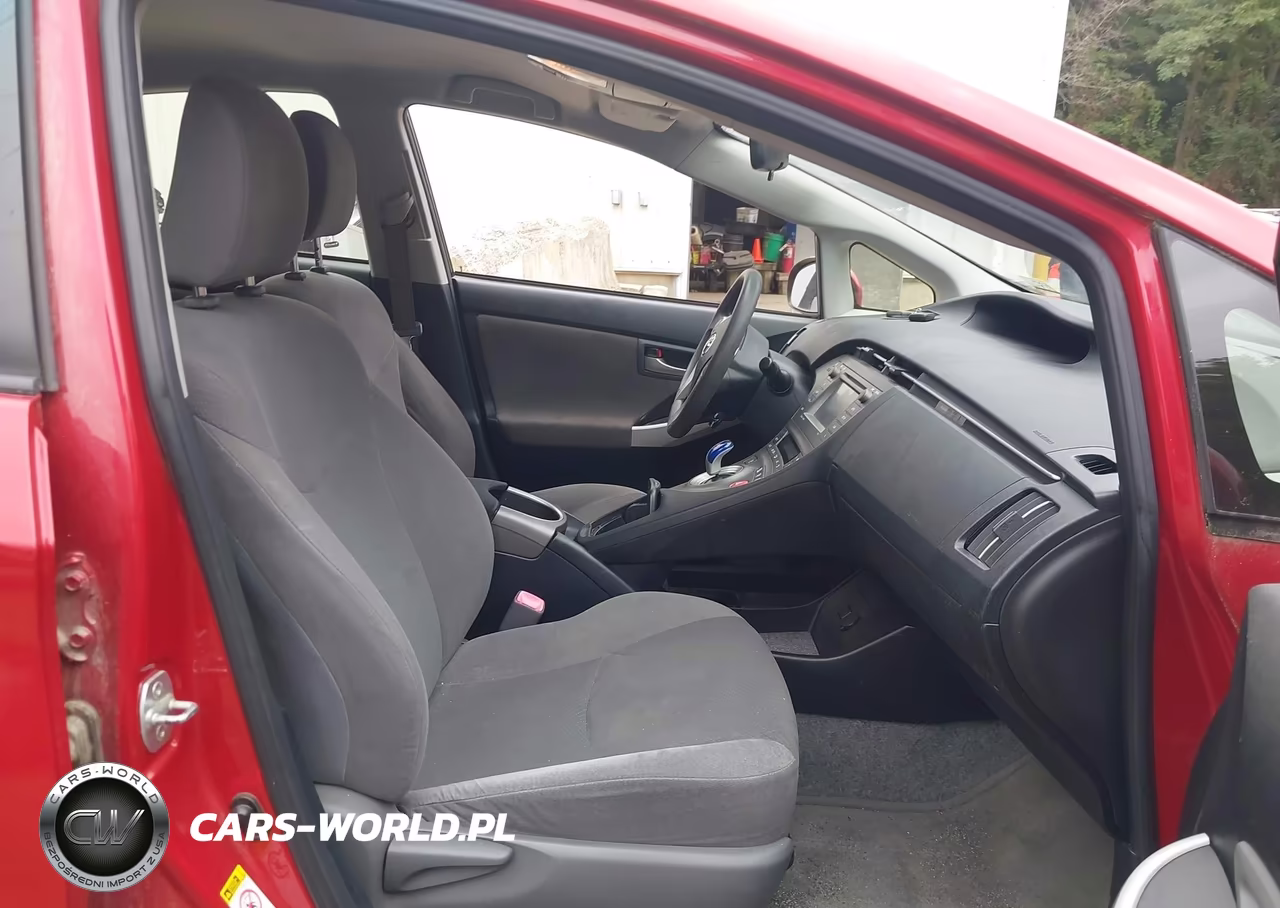 2012 Toyota Prius Three VIN:JTDKN3DU8C5465853 - 5