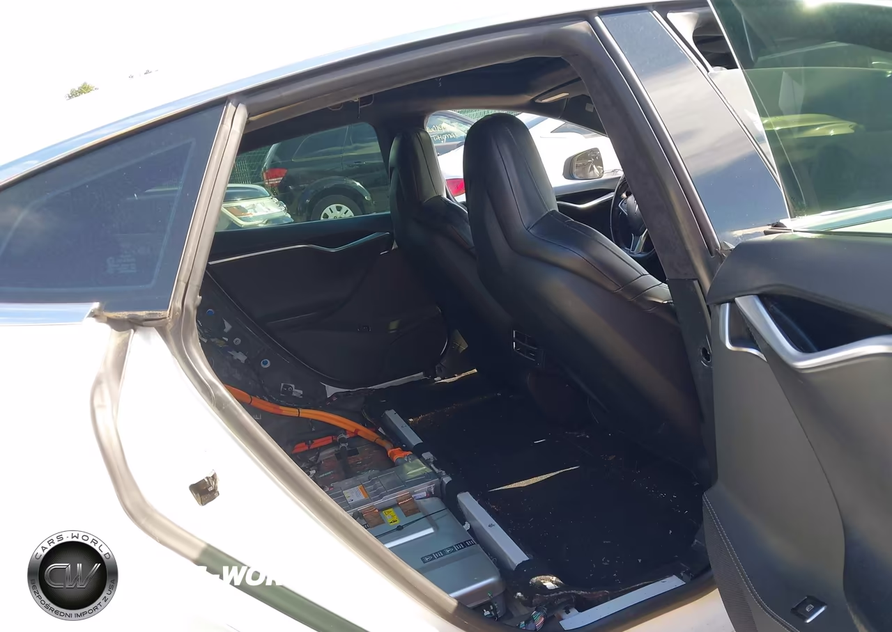 2015 Tesla Model S 85D-P85D VIN:5YJSA1V47FF097389 - 8