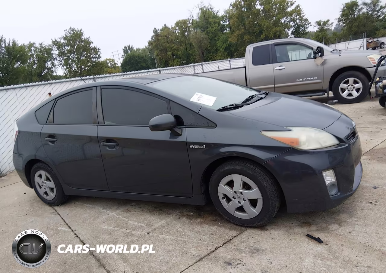 2011 Toyota Prius Three VIN:JTDKN3DUXB5306542 - 13
