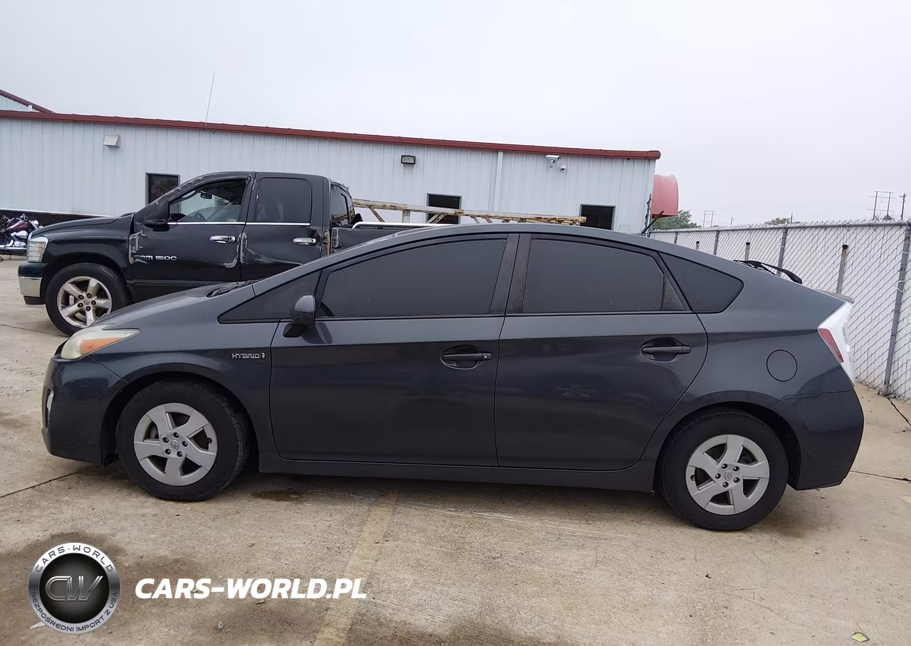 2011 Toyota Prius Three VIN:JTDKN3DUXB5306542 - 14
