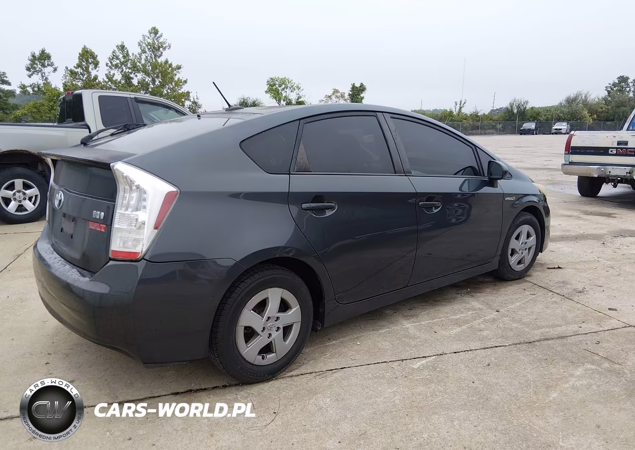 2011 Toyota Prius Three VIN:JTDKN3DUXB5306542 - 4