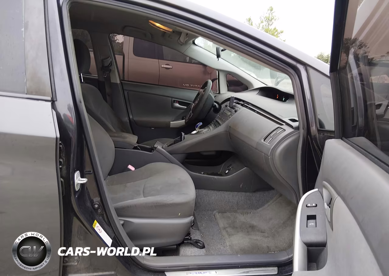 2011 Toyota Prius Three VIN:JTDKN3DUXB5306542 - 5