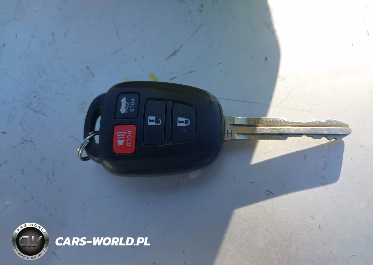 2018 Toyota Corolla Le VIN:5YFBURHE7JP776330 - 11