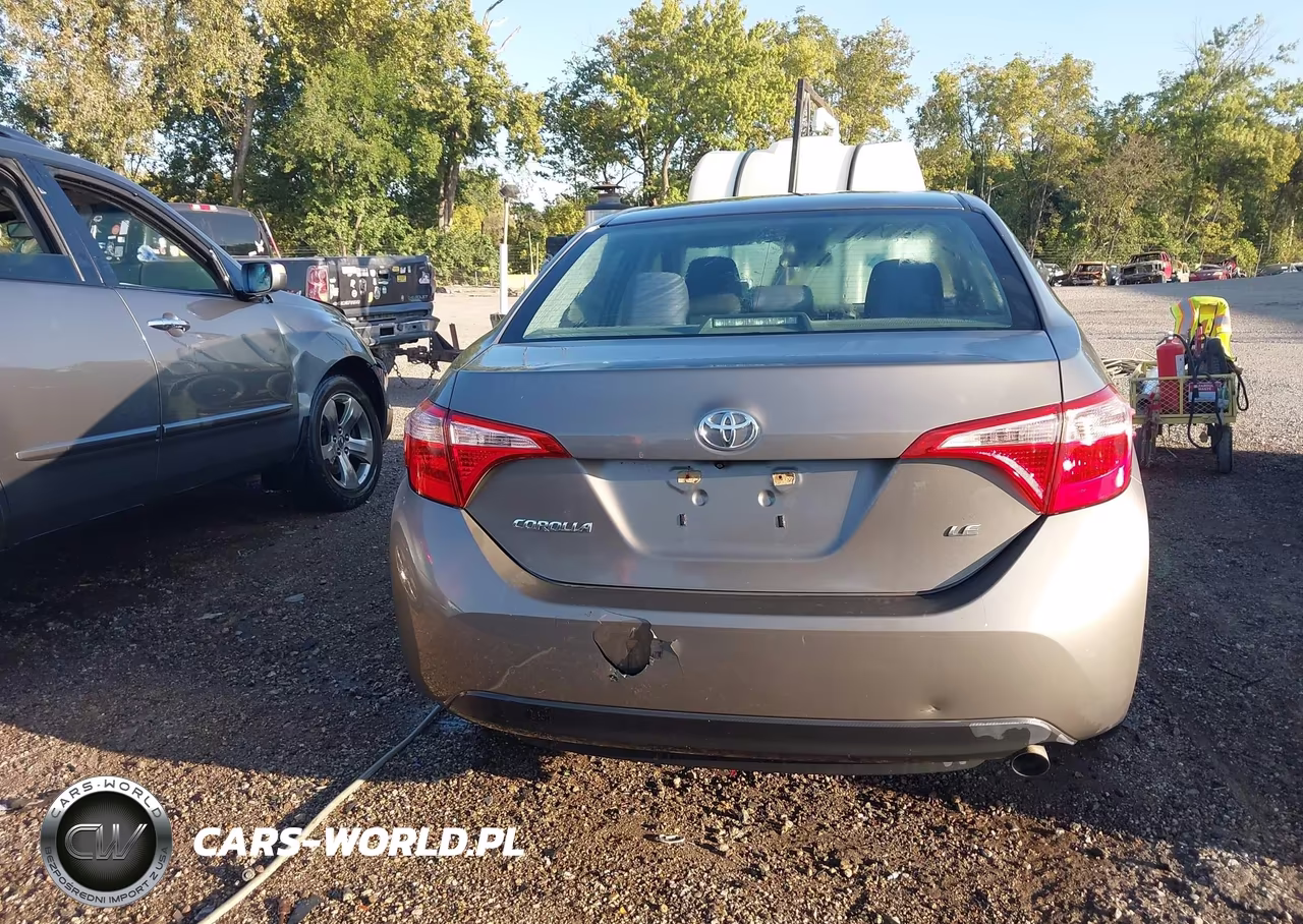 2018 Toyota Corolla Le VIN:5YFBURHE7JP776330 - 16