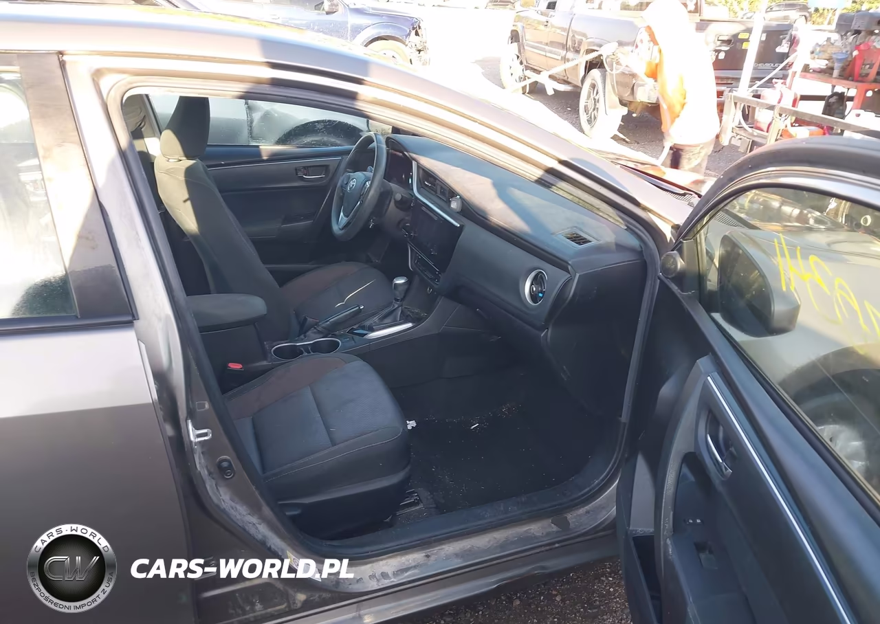 2018 Toyota Corolla Le VIN:5YFBURHE7JP776330 - 5