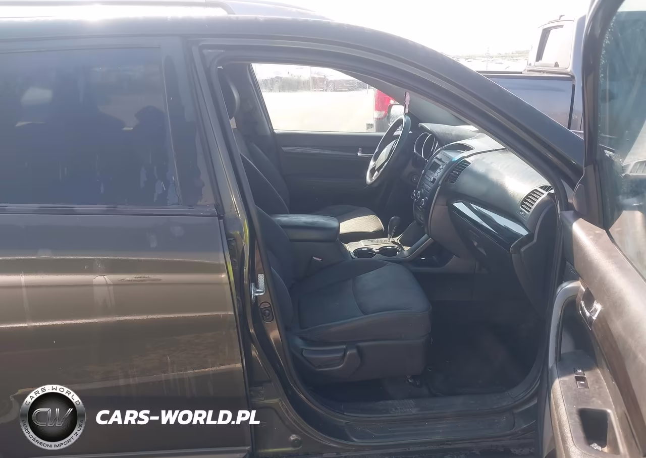 2011 Kia Sorento Lx VIN:5XYKT3A13BG106075 - 5