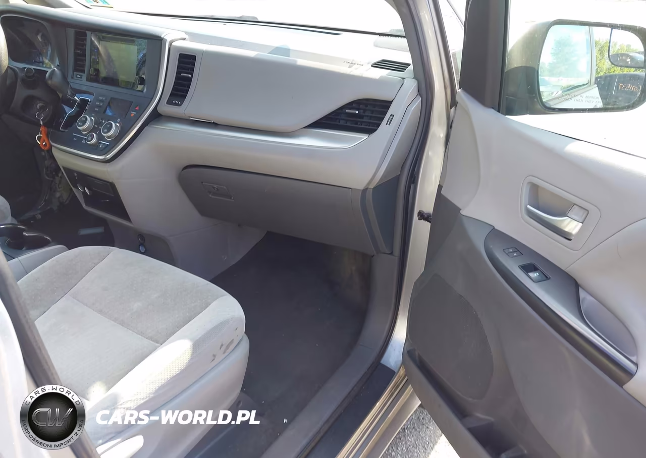 2017 Toyota Sienna Le 8 Passenger VIN:5TDKZ3DCXHS793837 - 5