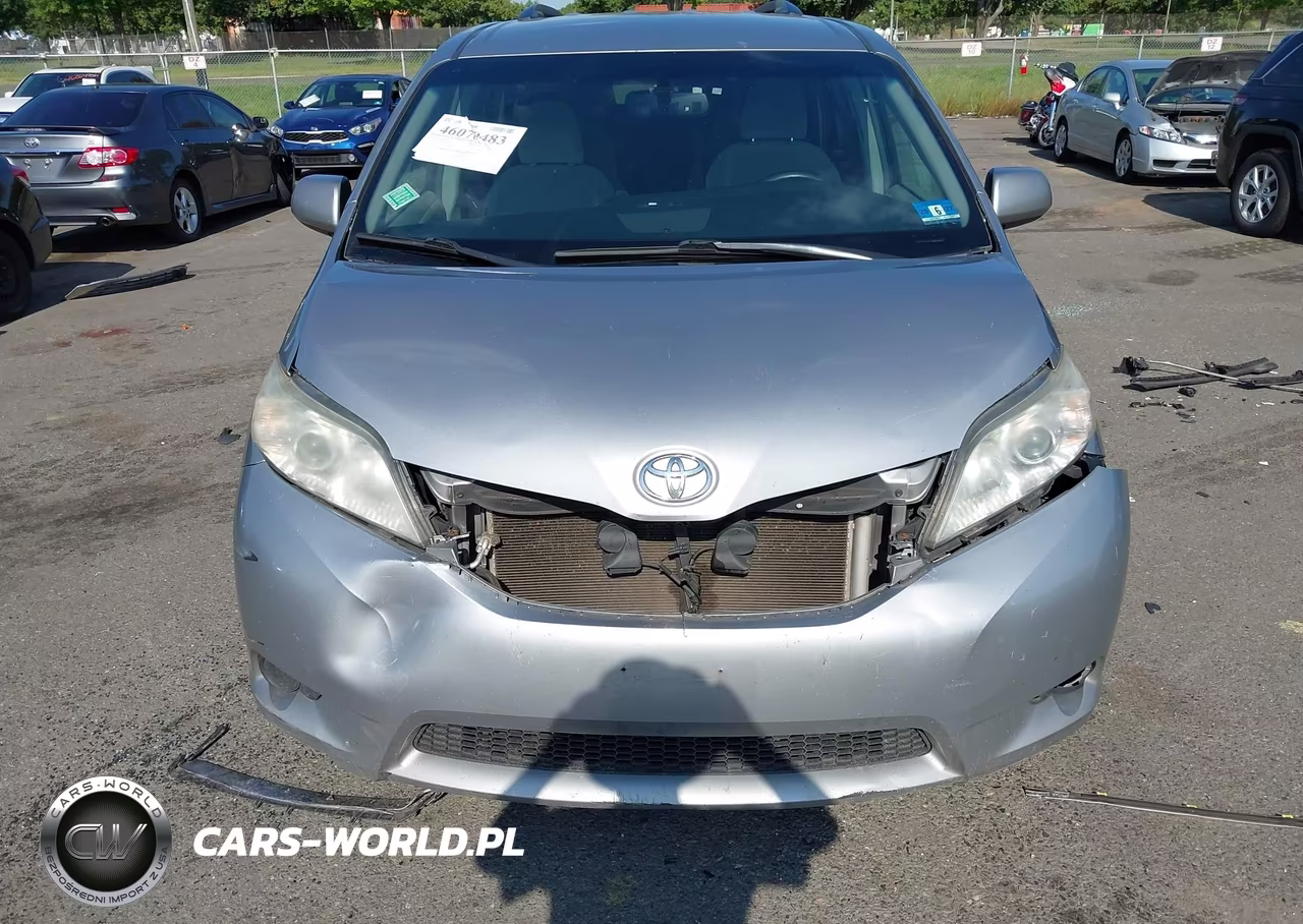 2017 Toyota Sienna Le 8 Passenger VIN:5TDKZ3DCXHS793837 - 6