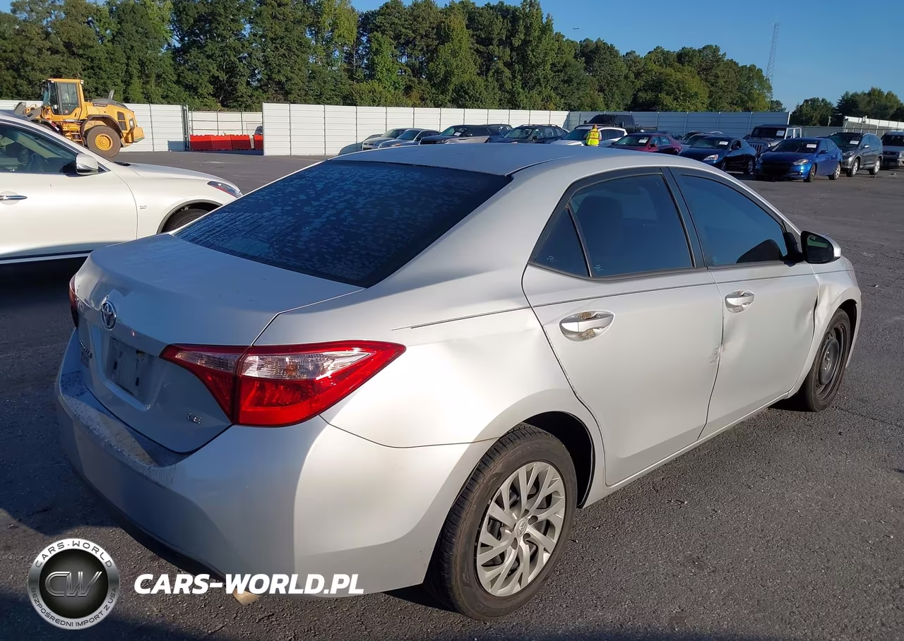 2019 Toyota Corolla Le VIN:2T1BURHE7KC159964 - 4