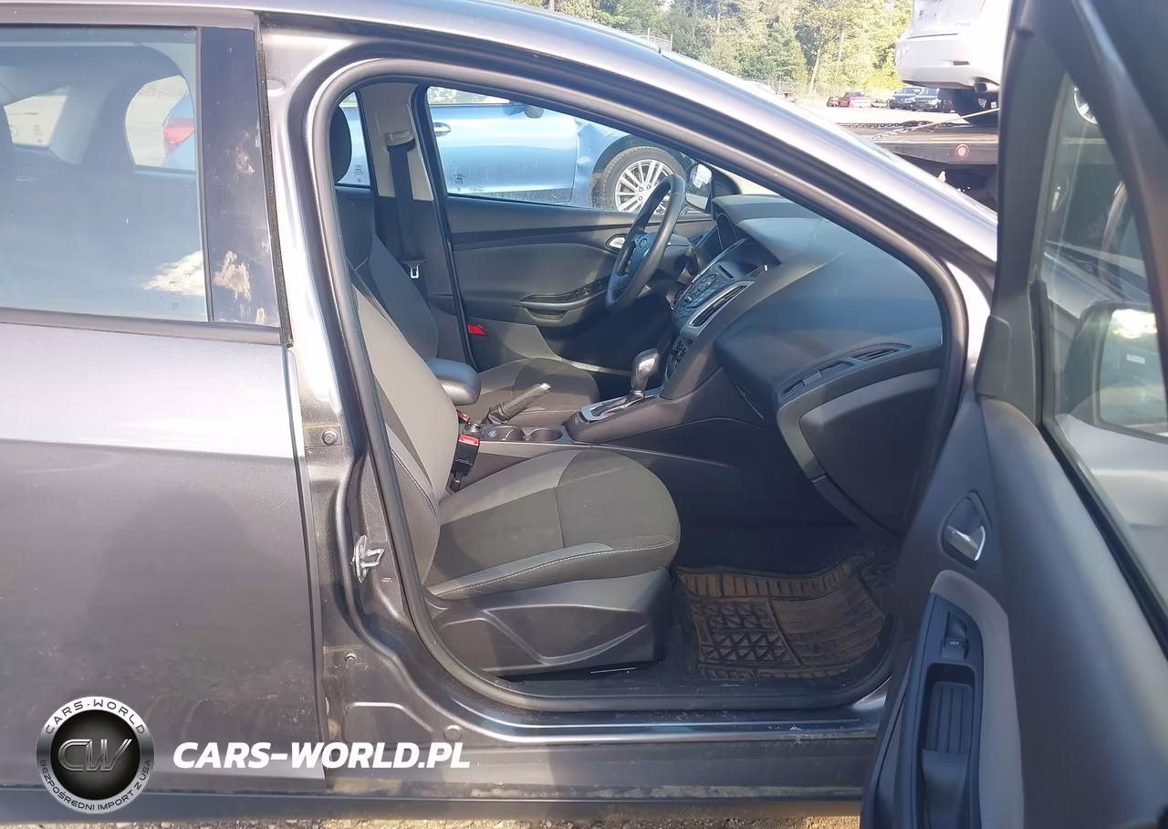 2014 Ford Focus Se VIN:1FADP3F21EL359277 - 5