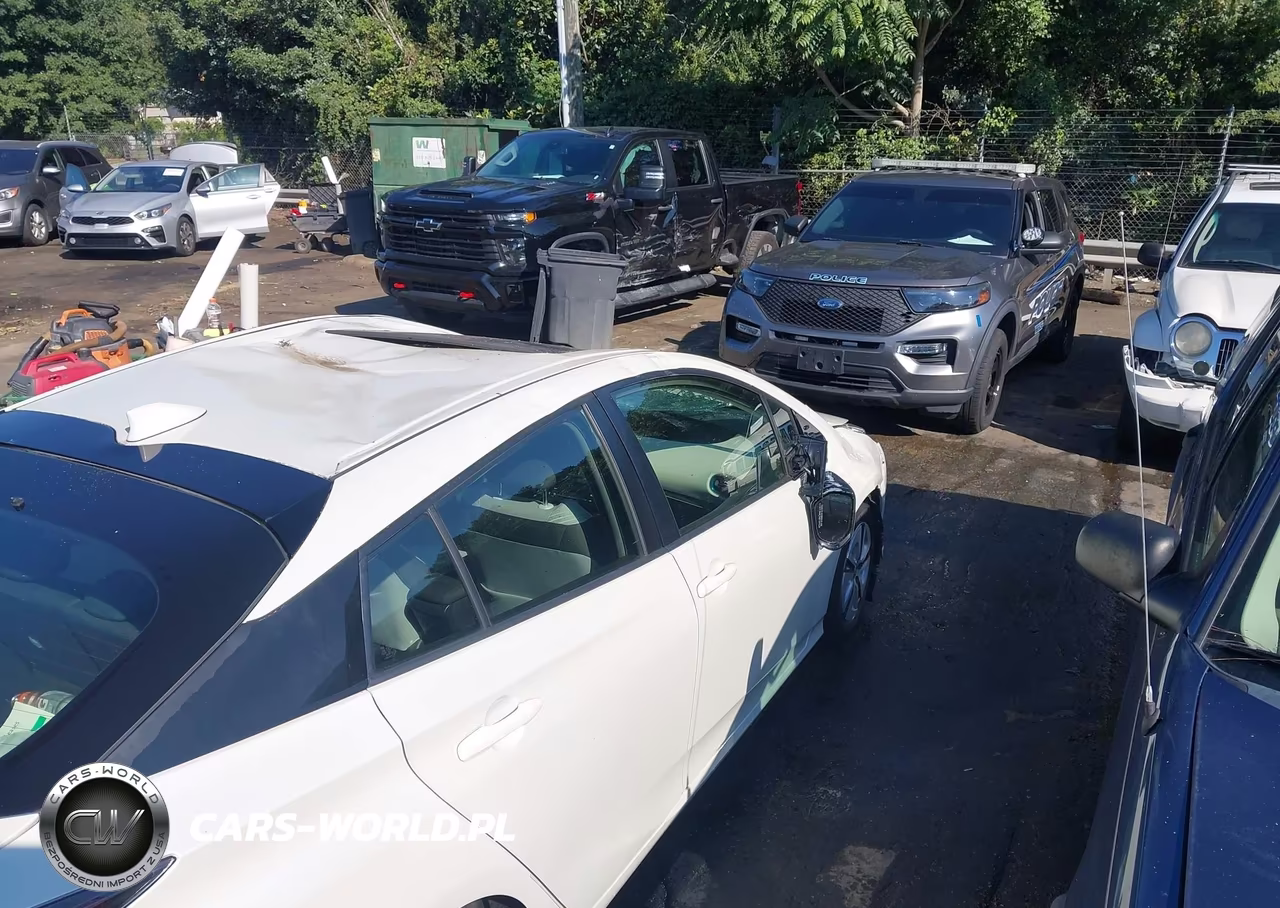 2017 Toyota Prius Three VIN:JTDKARFU5H3540829 - 18