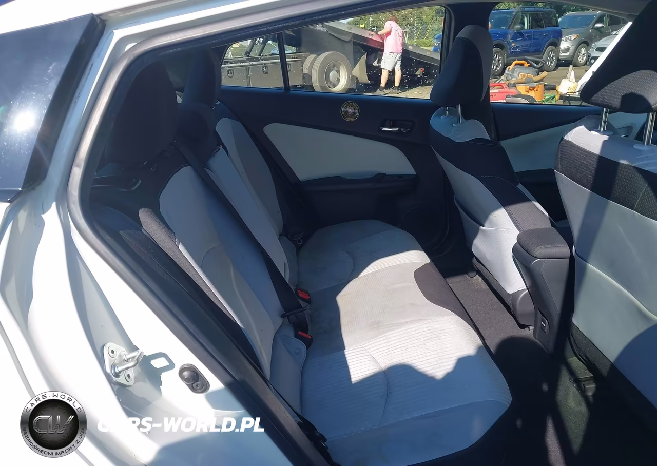 2017 Toyota Prius Three VIN:JTDKARFU5H3540829 - 8