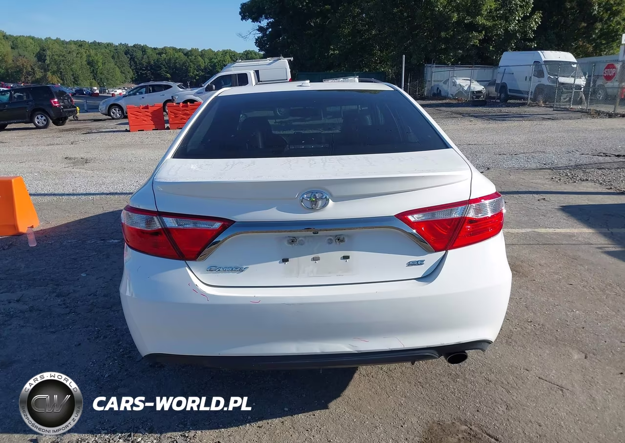 2015 Toyota Camry Se VIN:4T1BF1FK1FU052210 - 16