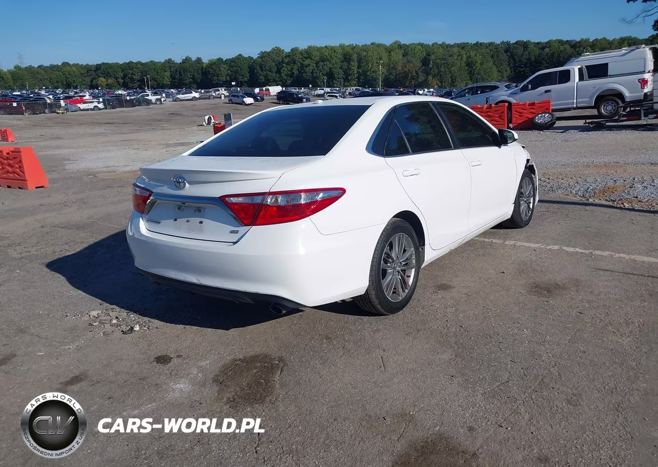 2015 Toyota Camry Se VIN:4T1BF1FK1FU052210 - 4
