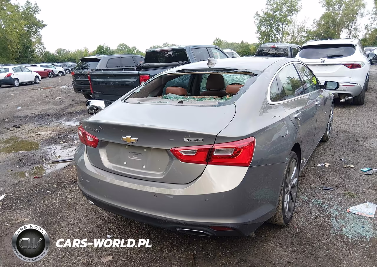 2018 Chevrolet Malibu Premier VIN:1G1ZE5SX7JF164725 - 4