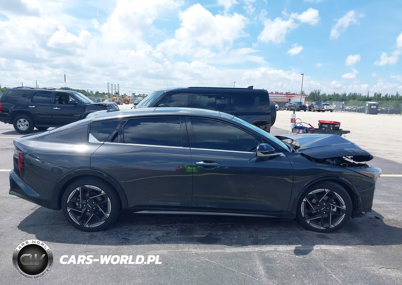 2025 Kia K4 Gt-Line VIN:3KPFW4DE9SE173337 - 13