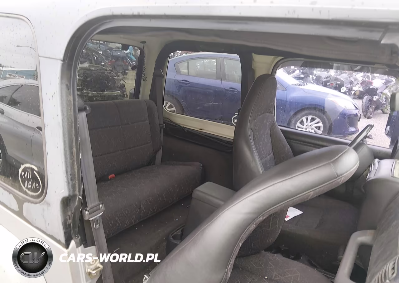 2002 Jeep Wrangler Sport VIN:1J4FA49S92P712949 - 8