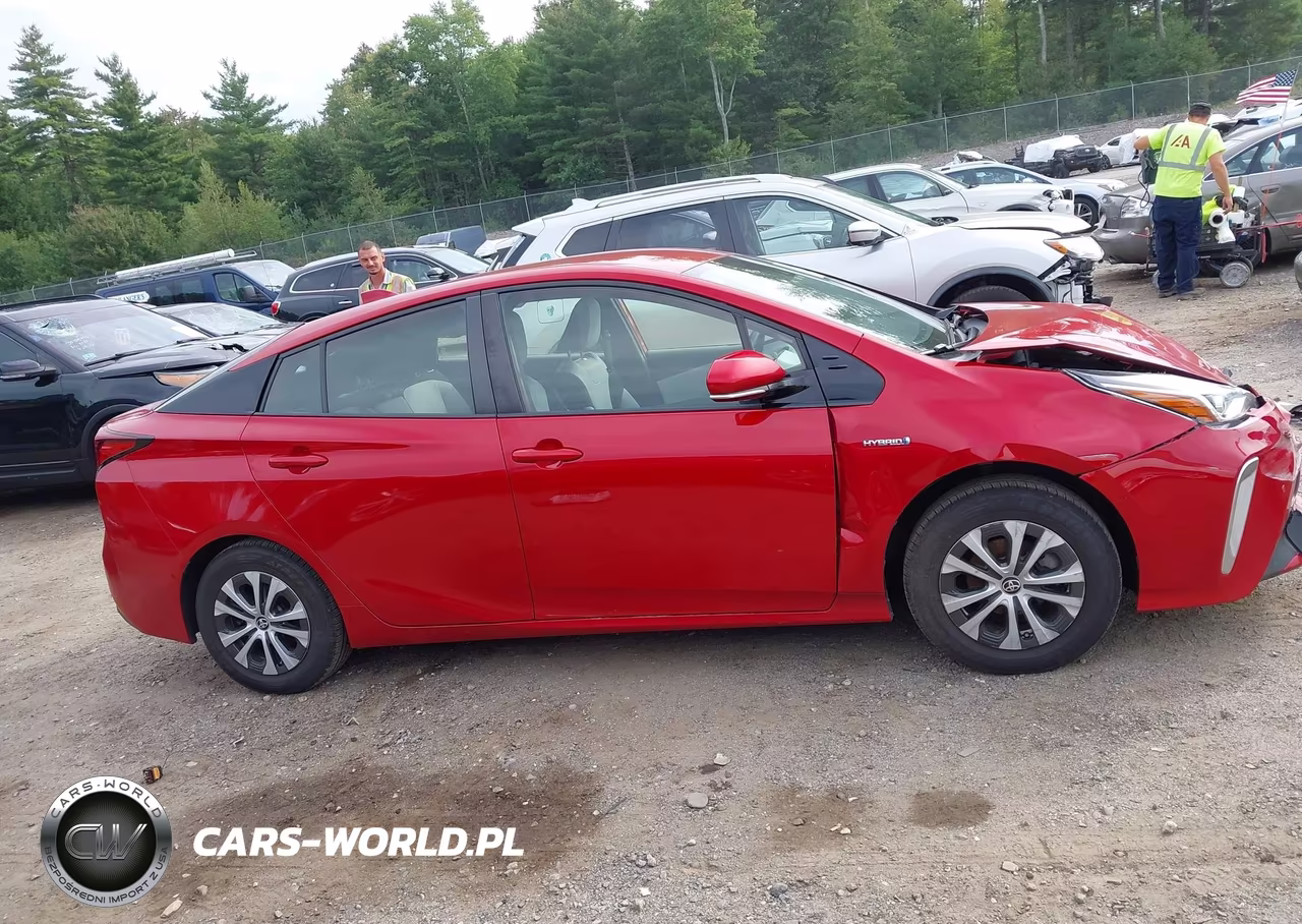 2020 Toyota Prius Le Awd-E VIN:JTDL9RFU1L3013165 - 13