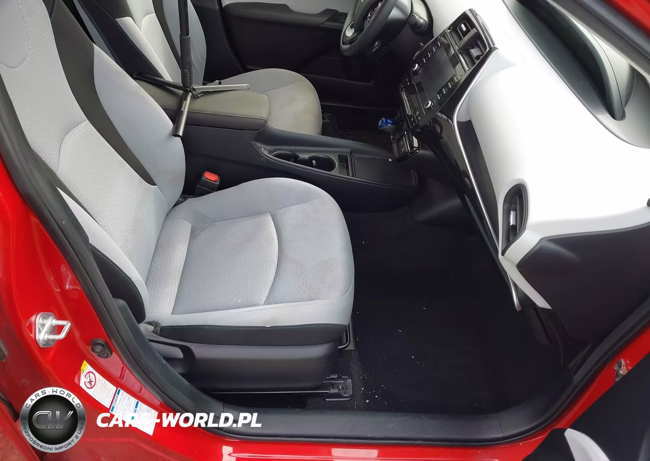 2020 Toyota Prius Le Awd-E VIN:JTDL9RFU1L3013165 - 5