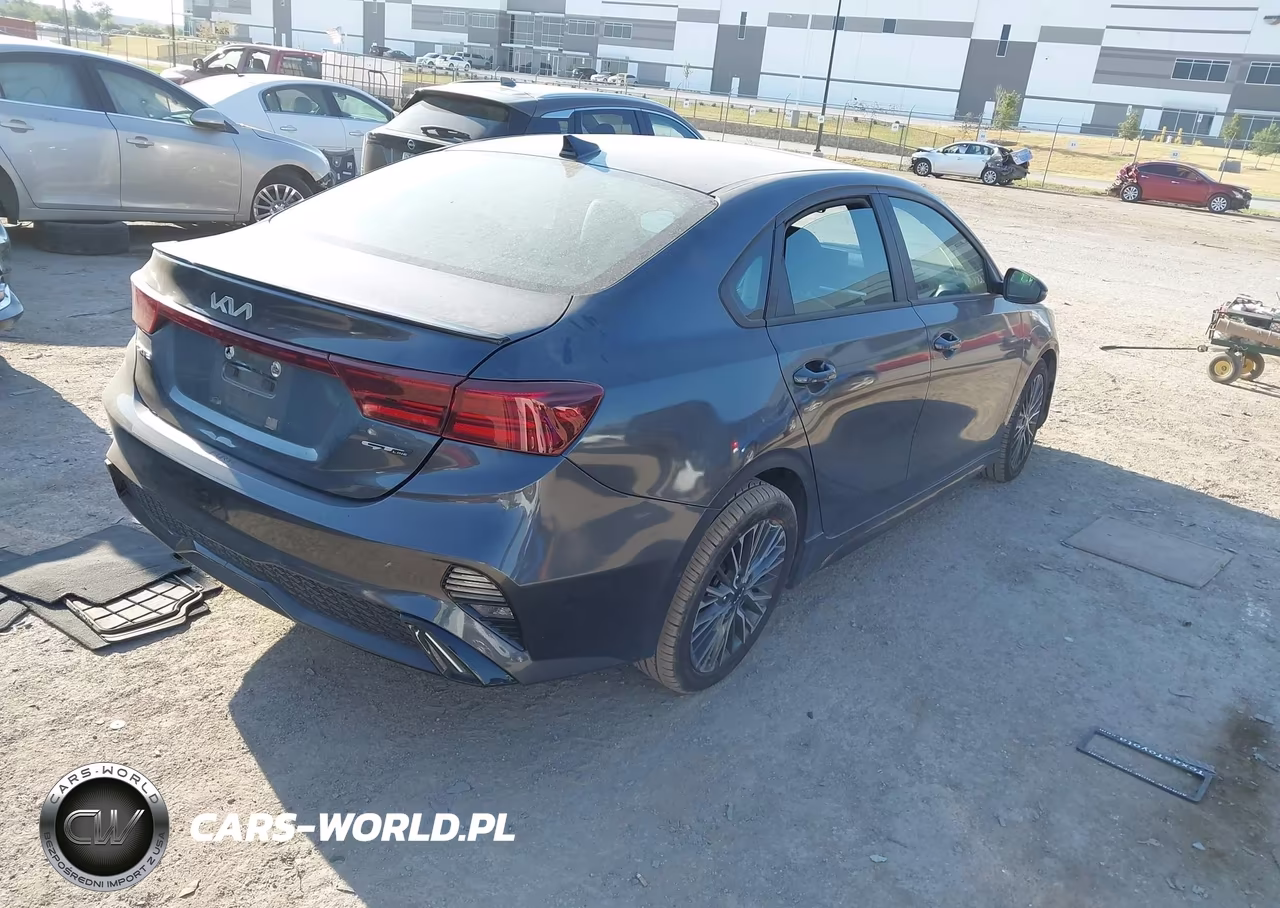 2022 Kia Forte Gt-Line VIN:3KPF54ADXNE470233 - 4