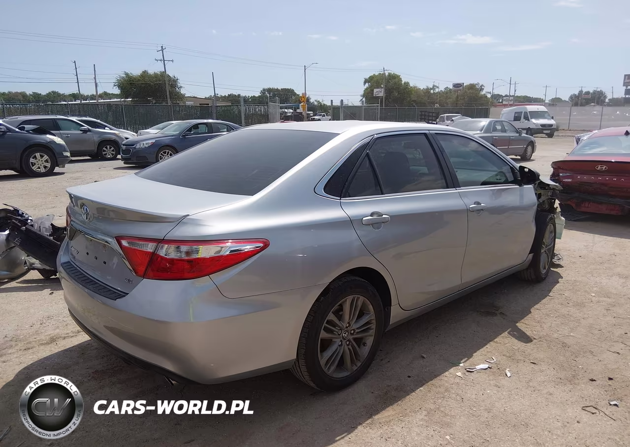 2017 Toyota Camry Se VIN:4T1BF1FK3HU395216 - 4