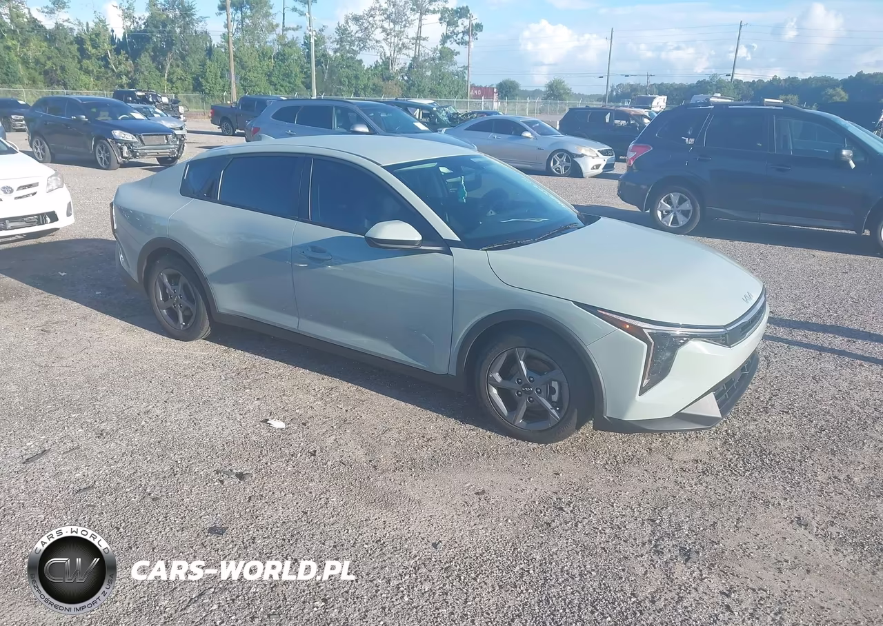 2026 Kia K4 Lxs – zdjęcie 1 z 17