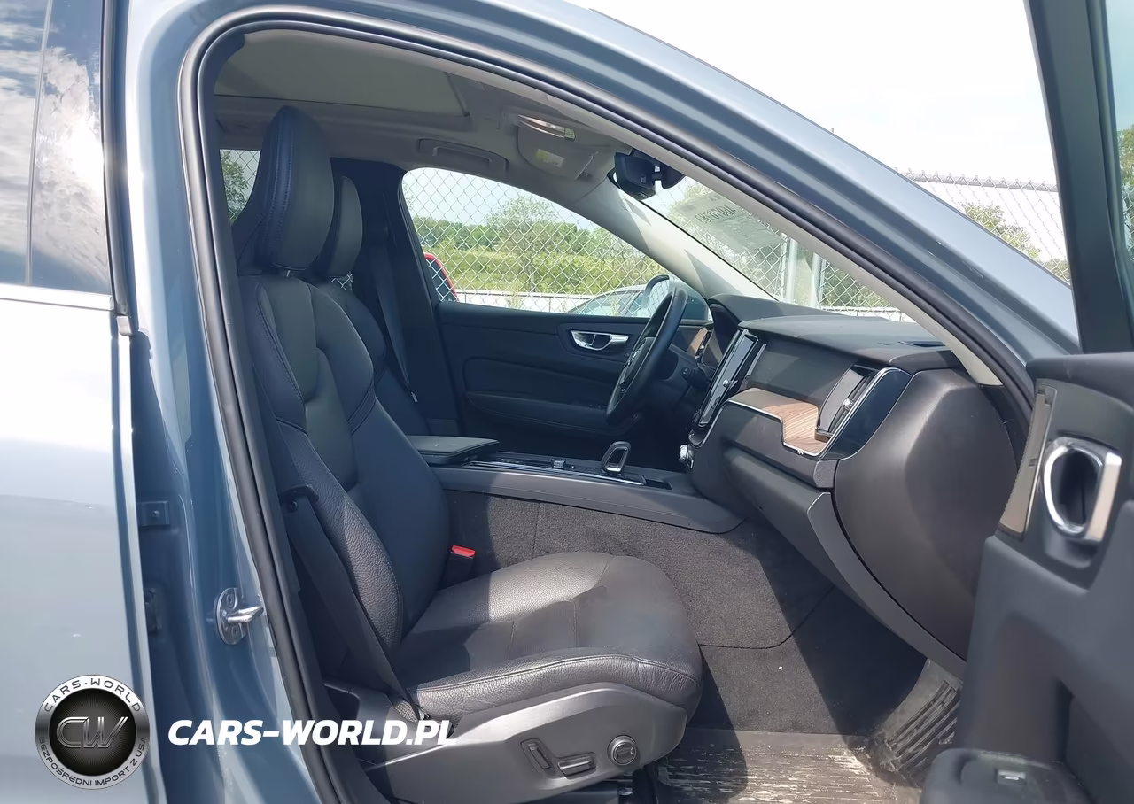 2022 Volvo Xc60 B5 Momentum VIN:YV4L12RK9N1986881 - 5