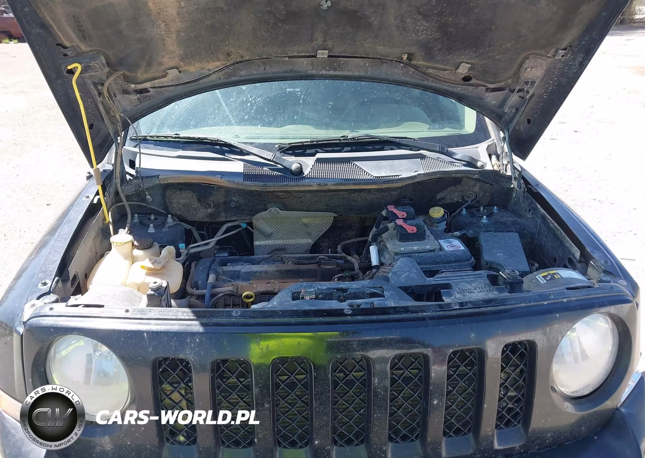 2016 Jeep Patriot Latitude VIN:1C4NJPFA4GD813730 - 10