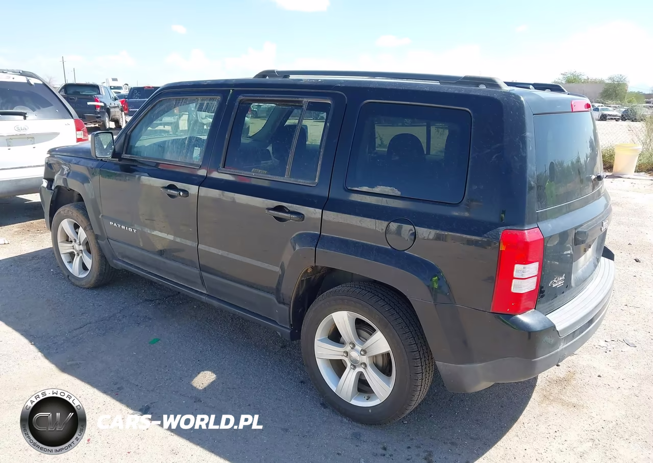2016 Jeep Patriot Latitude VIN:1C4NJPFA4GD813730 - 3