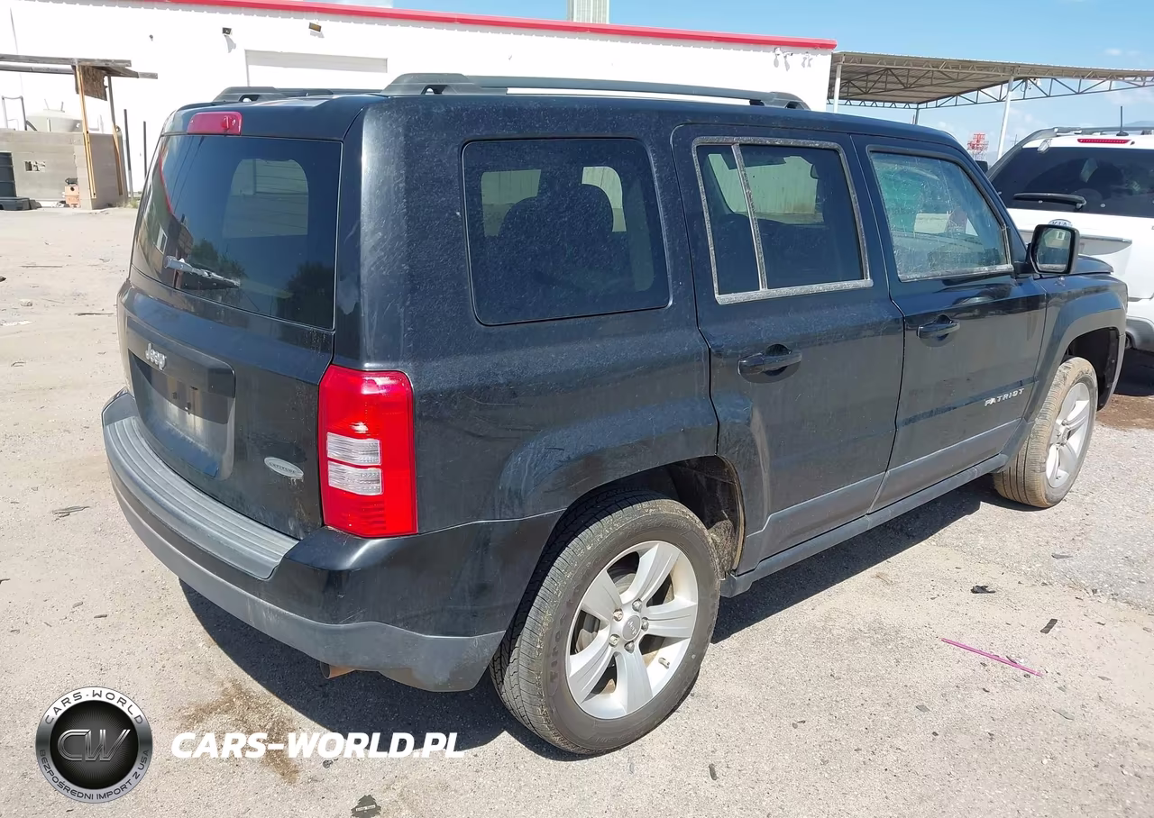2016 Jeep Patriot Latitude VIN:1C4NJPFA4GD813730 - 4