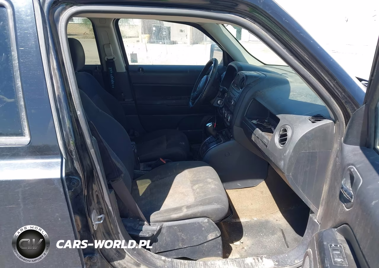 2016 Jeep Patriot Latitude VIN:1C4NJPFA4GD813730 - 5
