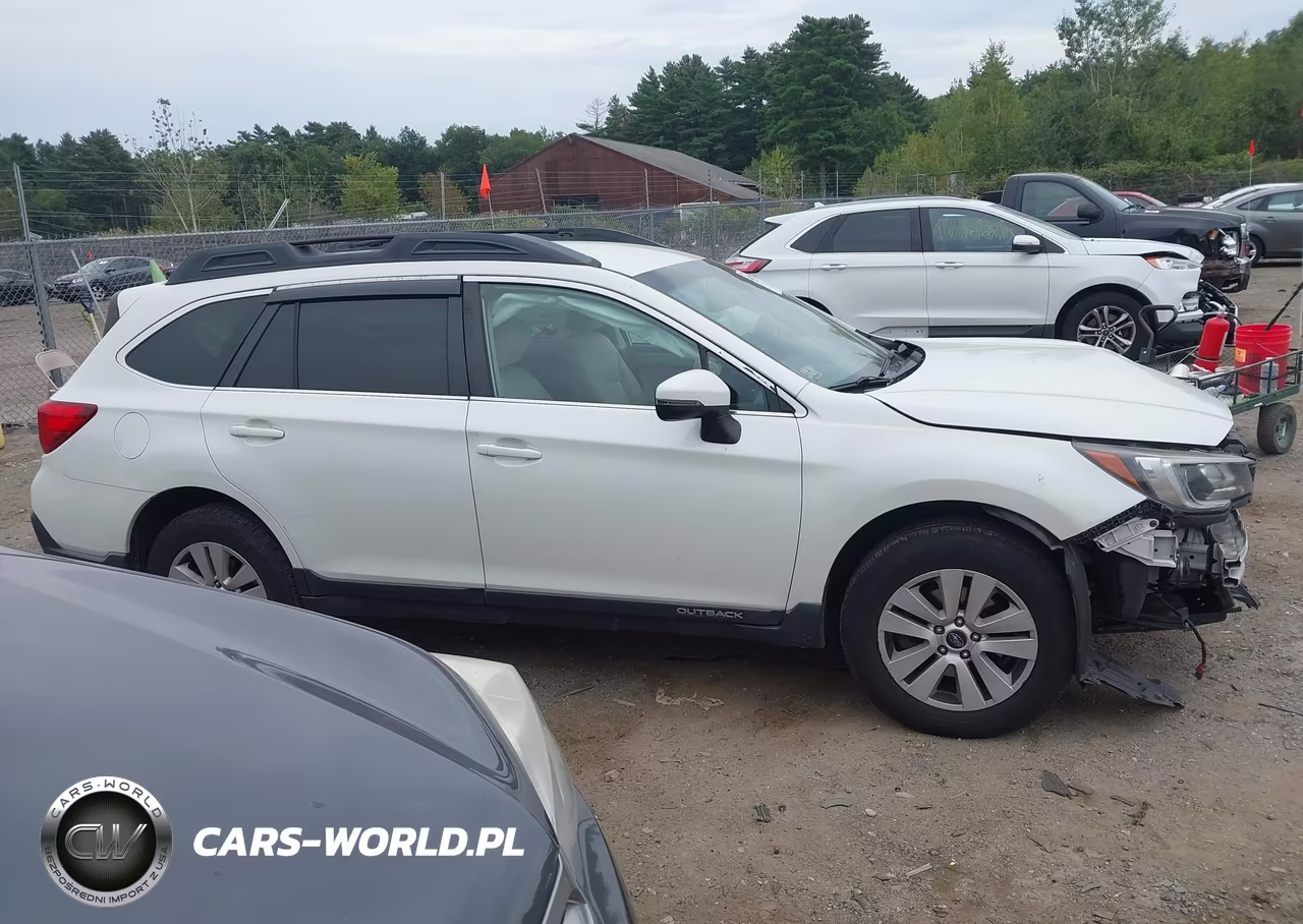 2019 Subaru Outback 2.5I Premium VIN:4S4BSAFC5K3354121 - 13