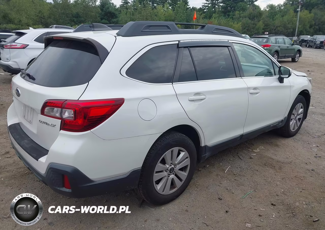 2019 Subaru Outback 2.5I Premium VIN:4S4BSAFC5K3354121 - 4