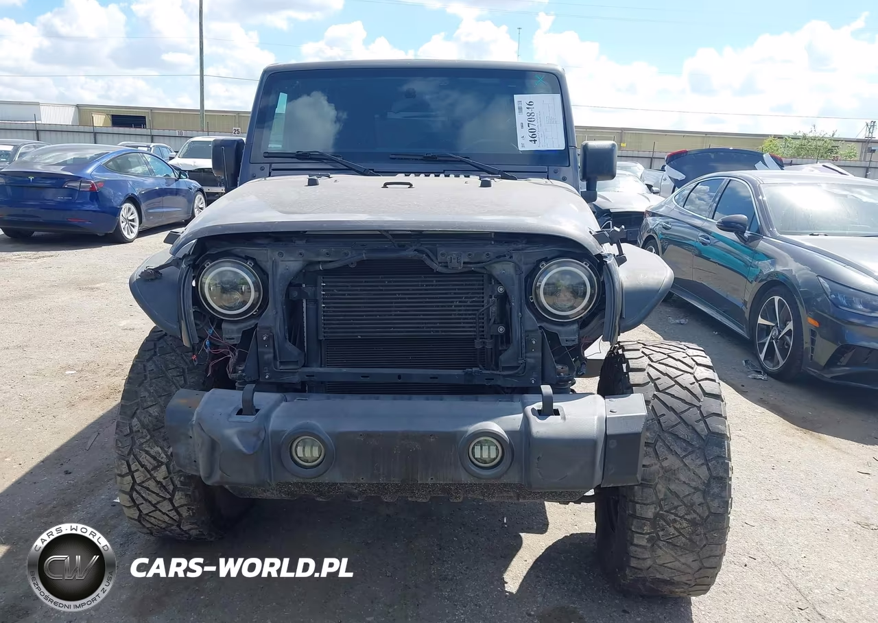2017 Jeep Wrangler Unlimited Sport 4X4 VIN:1C4BJWDGXHL592937 - 13