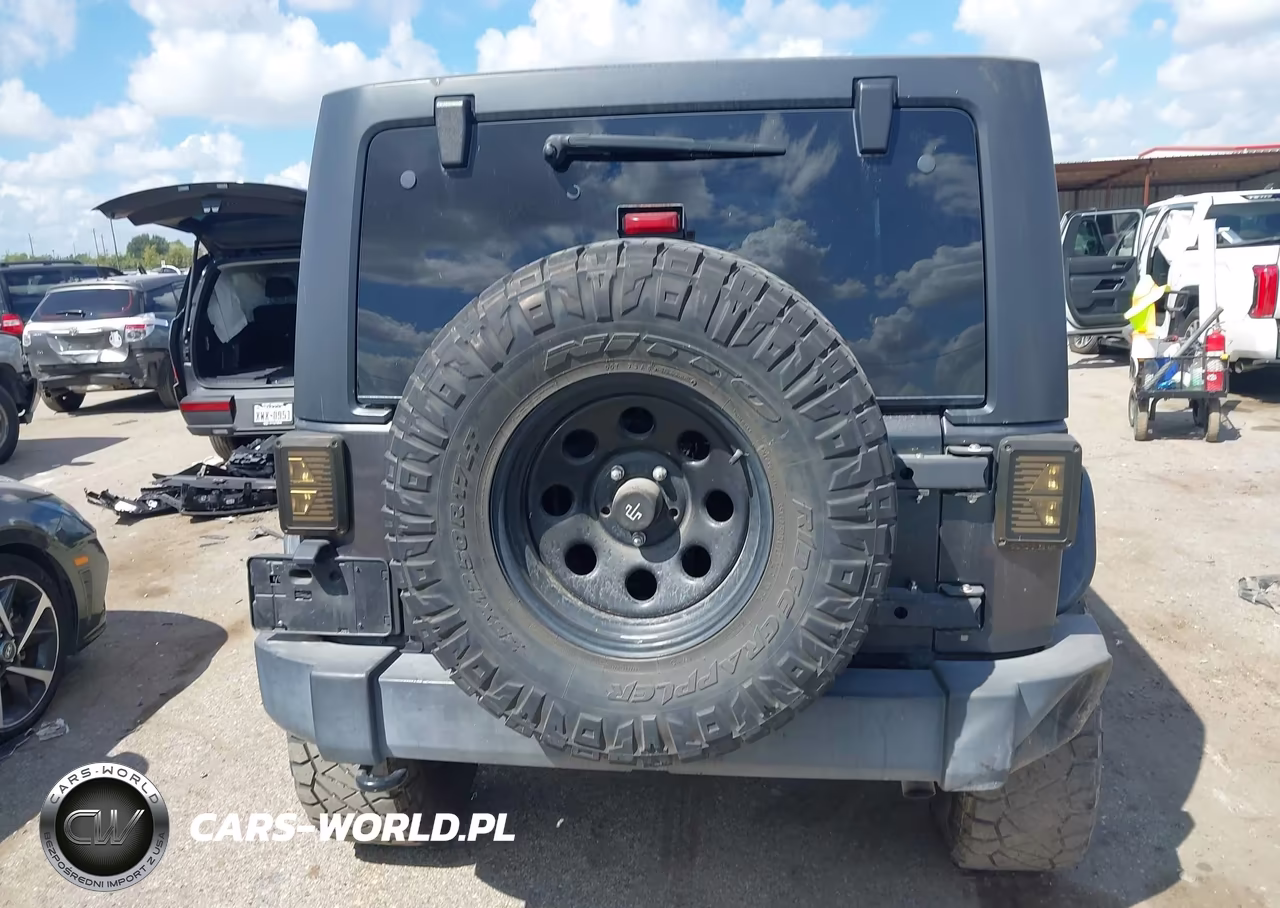2017 Jeep Wrangler Unlimited Sport 4X4 VIN:1C4BJWDGXHL592937 - 17