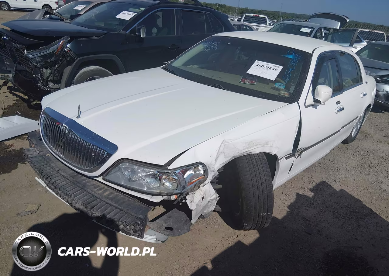 2009 Lincoln Town Car Signature Limited VIN:2LNHM82V89X629465 - 2