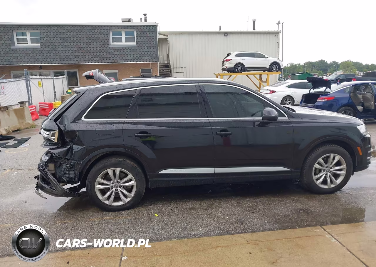 2017 Audi Q7 3.0T Premium VIN:WA1LAAF79HD033176 - 13