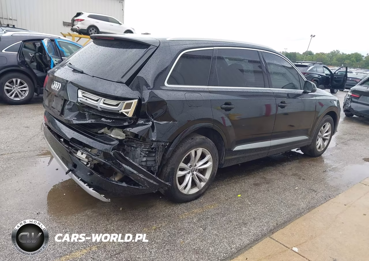 2017 Audi Q7 3.0T Premium VIN:WA1LAAF79HD033176 - 4