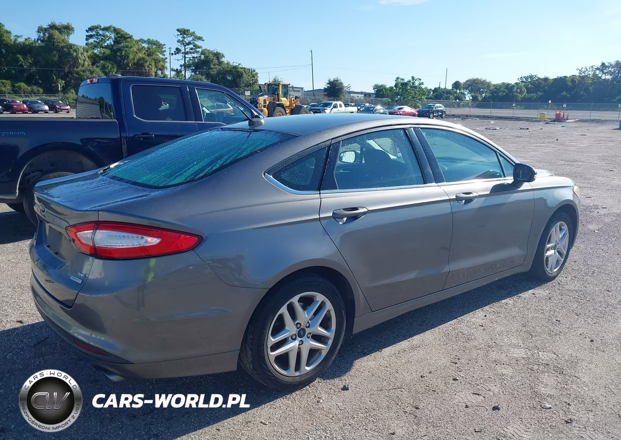 2014 Ford Fusion Se VIN:1FA6P0HD4E5384992 - 4