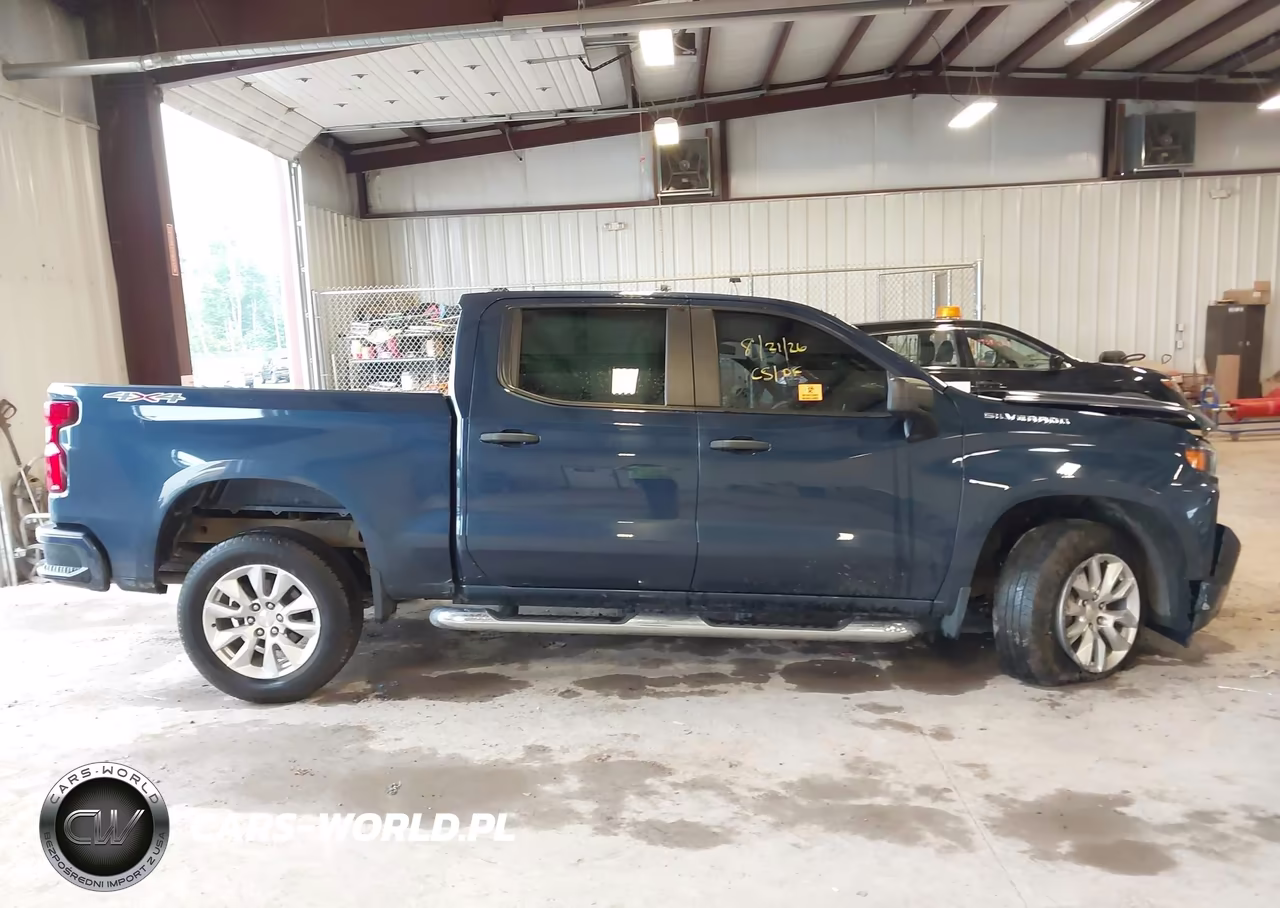 2021 Chevrolet Silverado 1500 Custom VIN:1GCUYBEF8MZ381164 - 13