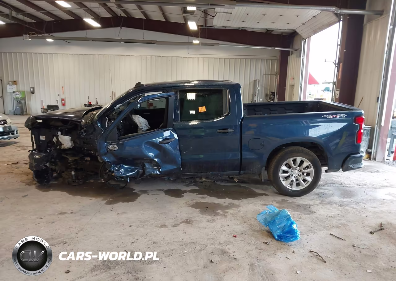 2021 Chevrolet Silverado 1500 Custom VIN:1GCUYBEF8MZ381164 - 14