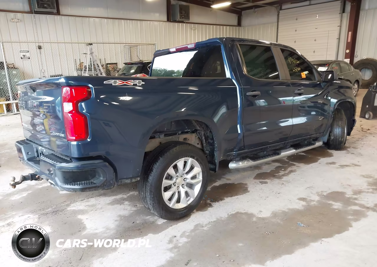 2021 Chevrolet Silverado 1500 Custom VIN:1GCUYBEF8MZ381164 - 4