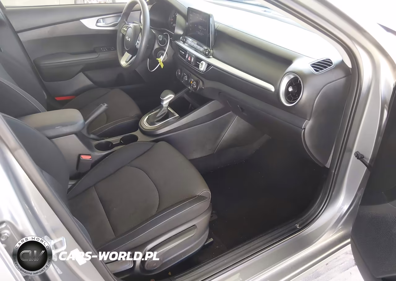 2024 Kia Forte Lxs VIN:3KPF24AD3RE803600 - 5