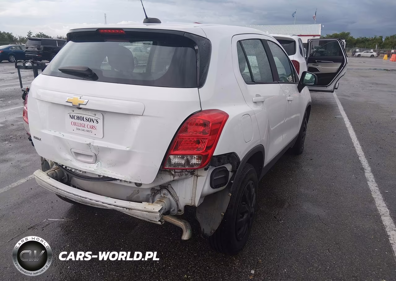 2018 Chevrolet Trax Ls VIN:KL7CJKSB8JB721805 - 4