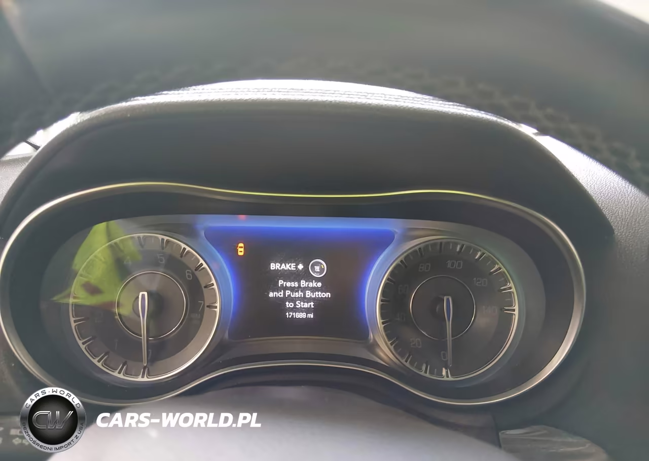 2018 Chrysler 300 Touring VIN:2C3CCAAG4JH275166 - 7